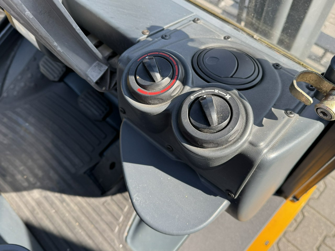 Empilhadeira a gás Jungheinrich TFG 316 Duplex Przesuw Boczny Oświetlenie Robocze: foto 15 Empilhadeira a gás Jungheinrich TFG 316 Duplex Przesuw Boczny Oświetlenie Robocze: foto 15