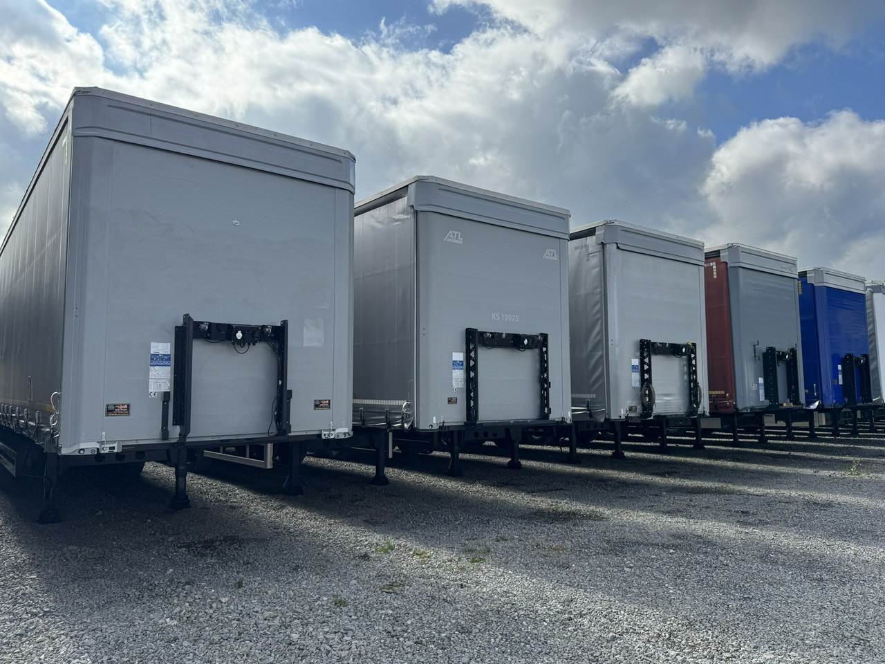 Kogel S 24 Standard - Semi-reboque de lona: foto 2 Kogel S 24 Standard - Semi-reboque de lona: foto 2