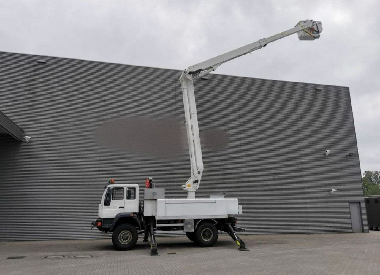 MAN LE 18.280 4x4 Zwyżka Altec TA60 Podnośnik Koszowy - Caminhão com plataforma aérea: foto 3 MAN LE 18.280 4x4 Zwyżka Altec TA60 Podnośnik Koszowy - Caminhão com plataforma aérea: foto 3