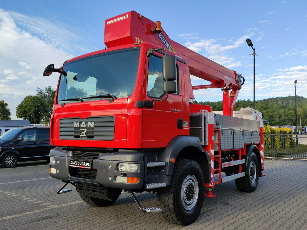 MAN TGM 18.280 4x4 Zwyżka Bison Palfinger TKA 28 Podnośnik Koszowy - Caminhão com plataforma aérea: foto 4 MAN TGM 18.280 4x4 Zwyżka Bison Palfinger TKA 28 Podnośnik Koszowy - Caminhão com plataforma aérea: foto 4