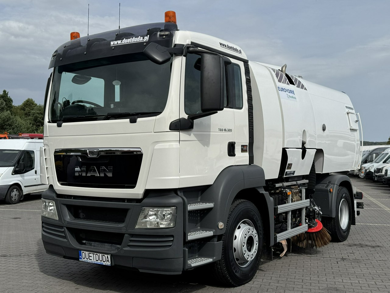 MAN TGS 18.320 E5 BUCHER OPTIFANT 8000 Zamiatarka Uliczna Euro 6 - Varredora urbana: foto 4 MAN TGS 18.320 E5 BUCHER OPTIFANT 8000 Zamiatarka Uliczna Euro 6 - Varredora urbana: foto 4
