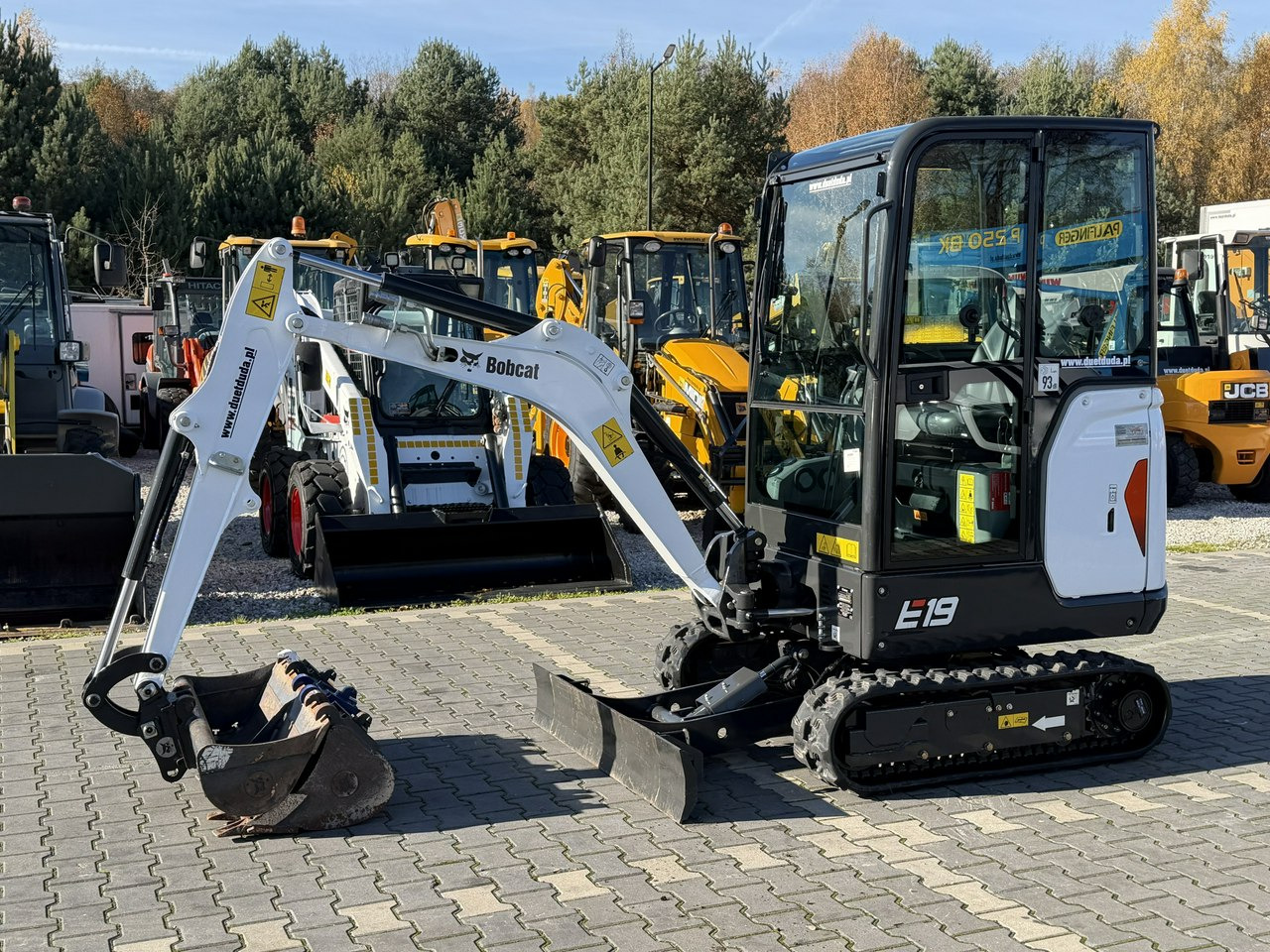 Bobcat E19 Komplet Łyżek Mało Używana Przepracowane tylko 90mth - Máquina de outro: foto 3 Bobcat E19 Komplet Łyżek Mało Używana Przepracowane tylko 90mth - Máquina de outro: foto 3
