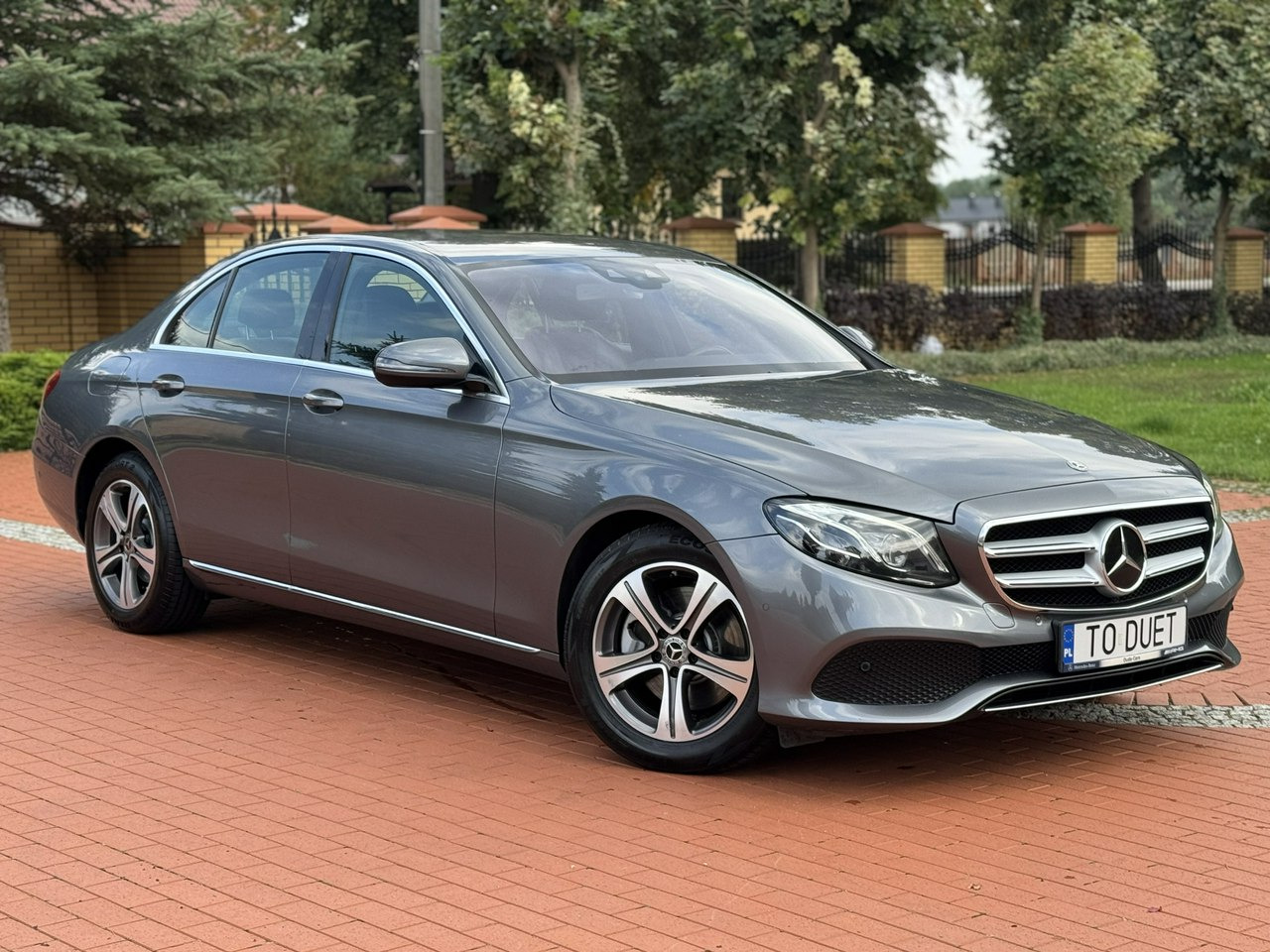 Mercedes E 220 - Sedan: foto 4 Mercedes E 220 - Sedan: foto 4