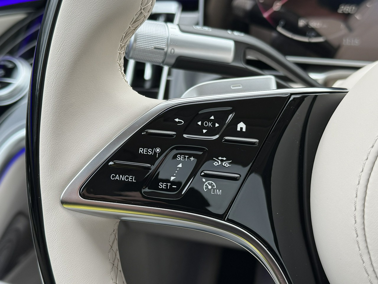 Sedan Mercedes S 450: foto 30