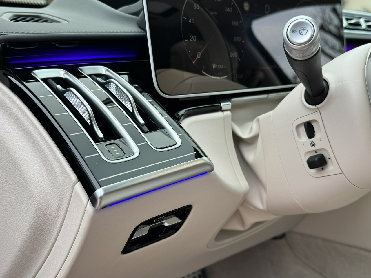 Sedan Mercedes S 450: foto 28