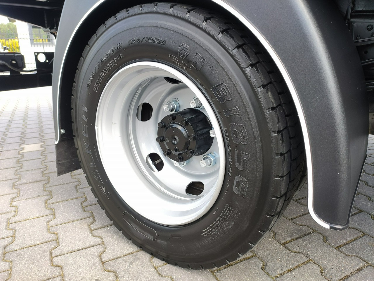 Camião basculante Mitsubishi Canter Fuso 9C18 3.0/180KM Automat, HDS FASSI F30 Wywrotka 3-str: foto 26 Camião basculante Mitsubishi Canter Fuso 9C18 3.0/180KM Automat, HDS FASSI F30 Wywrotka 3-str: foto 26