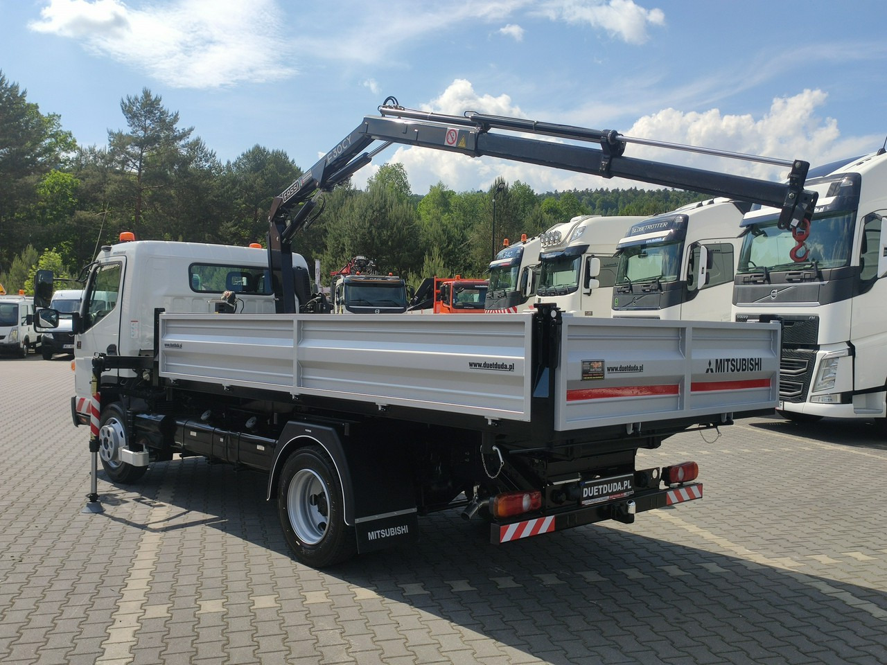 Camião basculante Mitsubishi Canter Fuso 9C18 3.0/180KM Automat, HDS FASSI F30 Wywrotka 3-str: foto 11 Camião basculante Mitsubishi Canter Fuso 9C18 3.0/180KM Automat, HDS FASSI F30 Wywrotka 3-str: foto 11