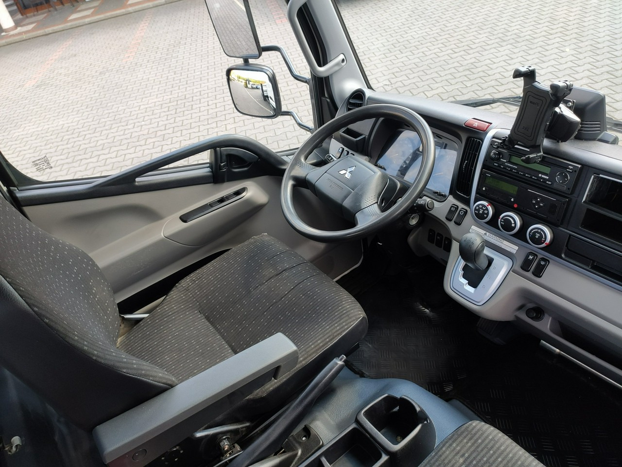 Camião basculante Mitsubishi Canter Fuso 9C18 3.0/180KM Automat, HDS FASSI F30 Wywrotka 3-str: foto 30 Camião basculante Mitsubishi Canter Fuso 9C18 3.0/180KM Automat, HDS FASSI F30 Wywrotka 3-str: foto 30