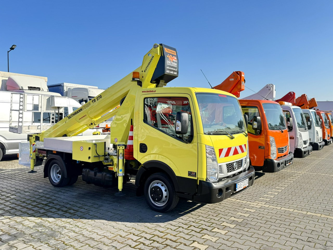 Nissan Cabstar - Caminhão com plataforma aérea: foto 3 Nissan Cabstar - Caminhão com plataforma aérea: foto 3