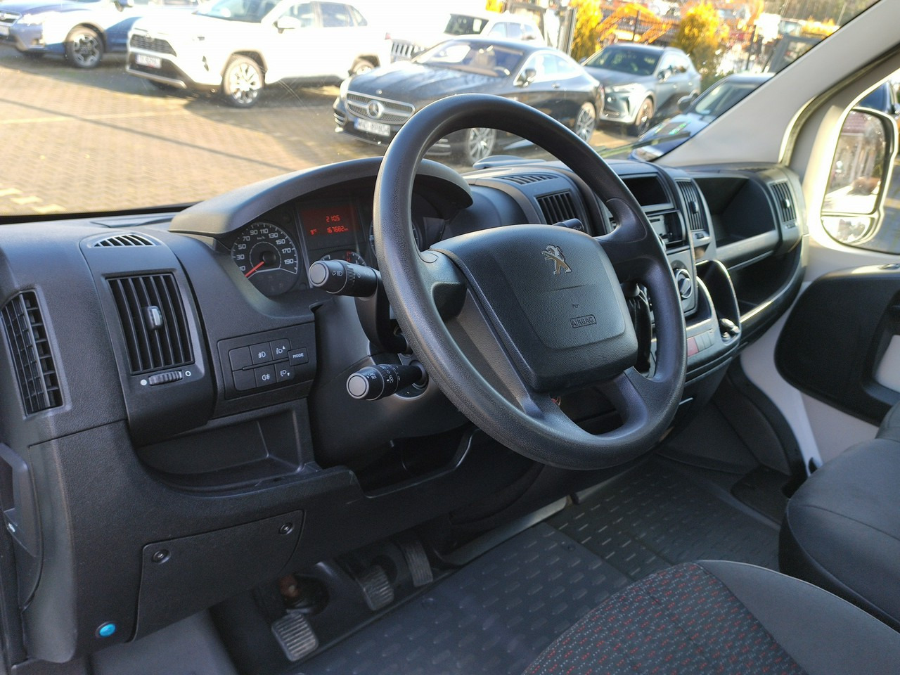 Carrinha de contentor Peugeot Boxer: foto 30 Carrinha de contentor Peugeot Boxer: foto 30