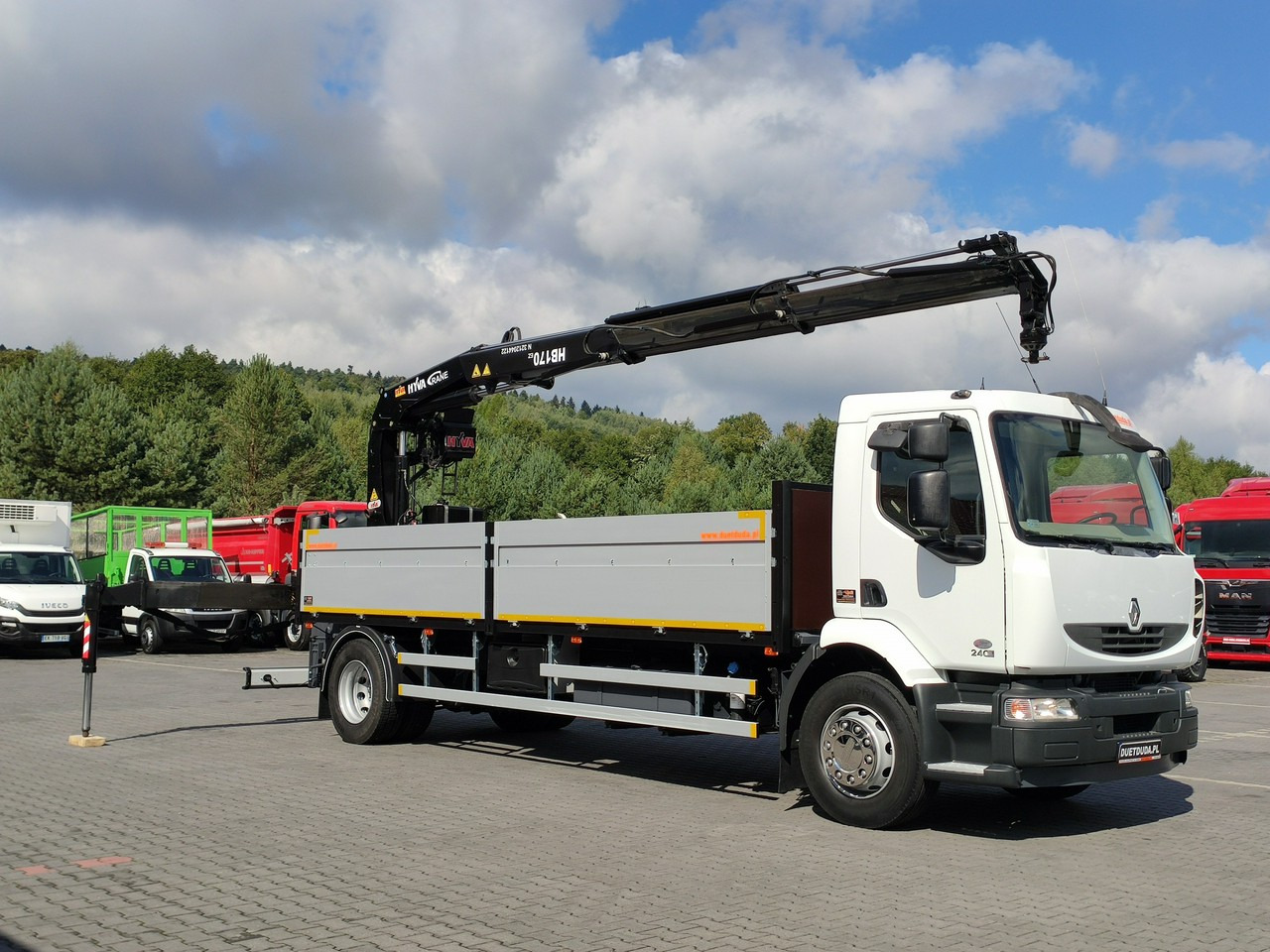 Renault Midlum 180.240DXI + HDS HYVA HB170E2 Udzwig 3.6Tony - Camião de caixa aberta/ Plataforma, Camião grua: foto 1 Renault Midlum 180.240DXI + HDS HYVA HB170E2 Udzwig 3.6Tony - Camião de caixa aberta/ Plataforma, Camião grua: foto 1