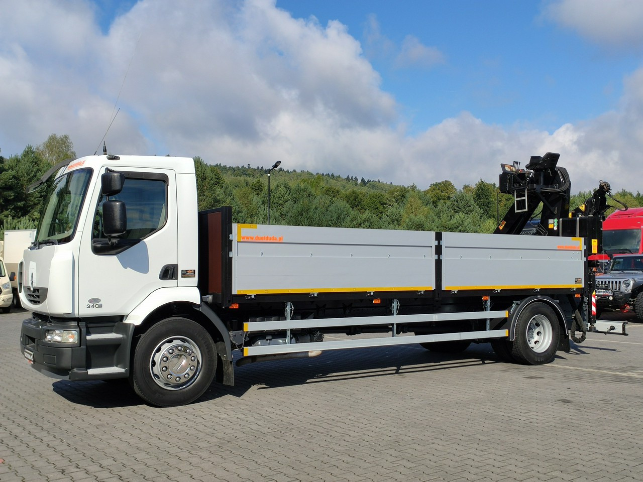 Renault Midlum 180.240DXI + HDS HYVA HB170E2 Udzwig 3.6Tony - Camião de caixa aberta/ Plataforma, Camião grua: foto 3 Renault Midlum 180.240DXI + HDS HYVA HB170E2 Udzwig 3.6Tony - Camião de caixa aberta/ Plataforma, Camião grua: foto 3