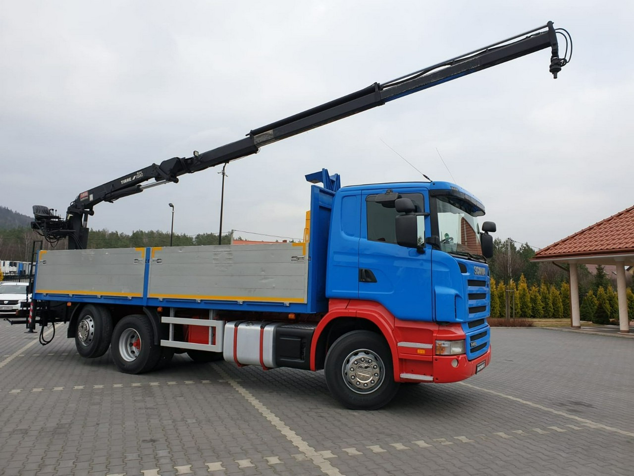 Scania R 400 LB 6x2 HDS Budowlanka Widły Oś Skrętna Super Stan - Camião de caixa aberta/ Plataforma, Camião grua: foto 1 Scania R 400 LB 6x2 HDS Budowlanka Widły Oś Skrętna Super Stan - Camião de caixa aberta/ Plataforma, Camião grua: foto 1