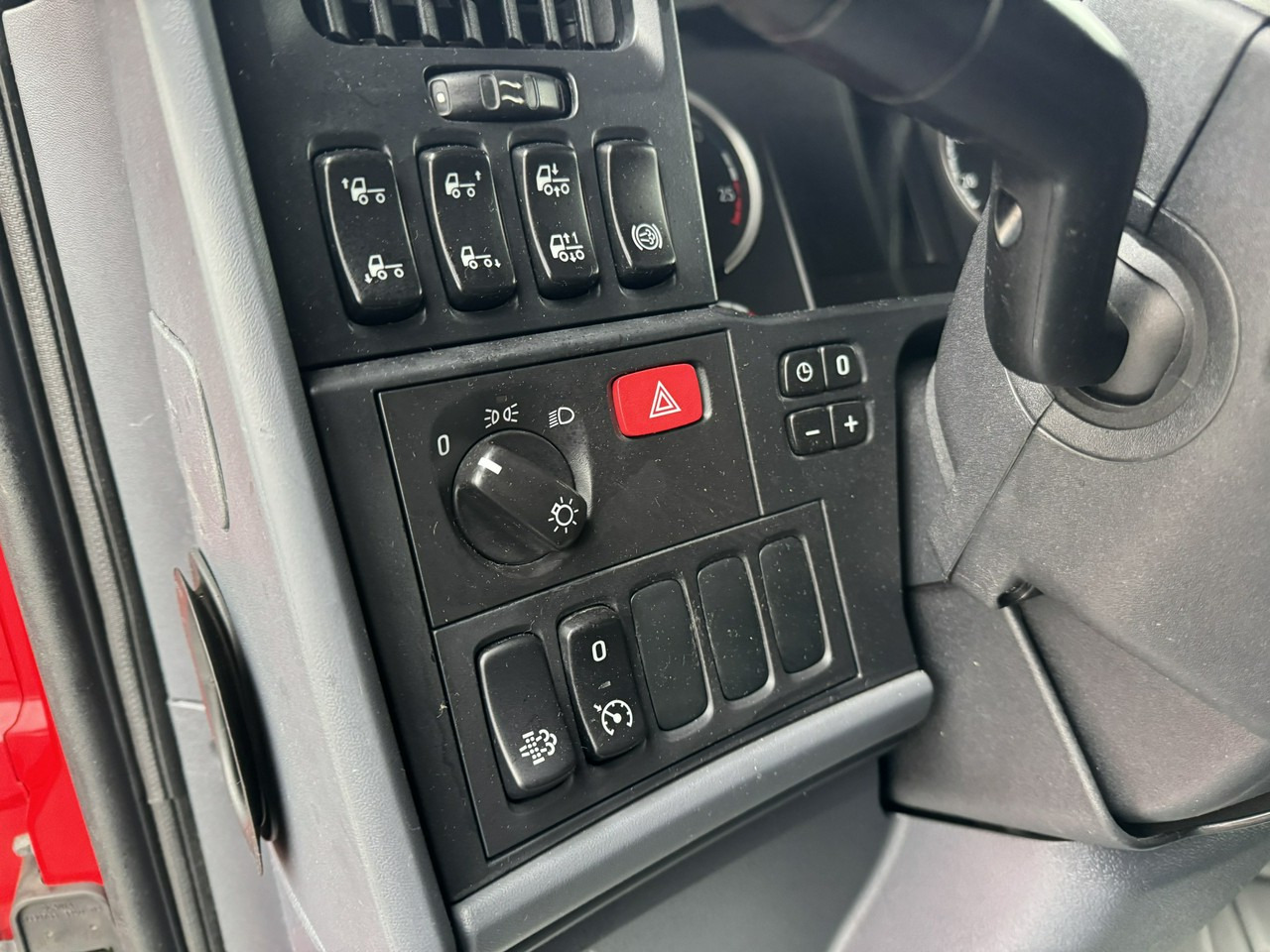 Tractor Scania R410 E6 4x2 Retarder Klima Postojowa Low deck / Mega: foto 23 Tractor Scania R410 E6 4x2 Retarder Klima Postojowa Low deck / Mega: foto 23