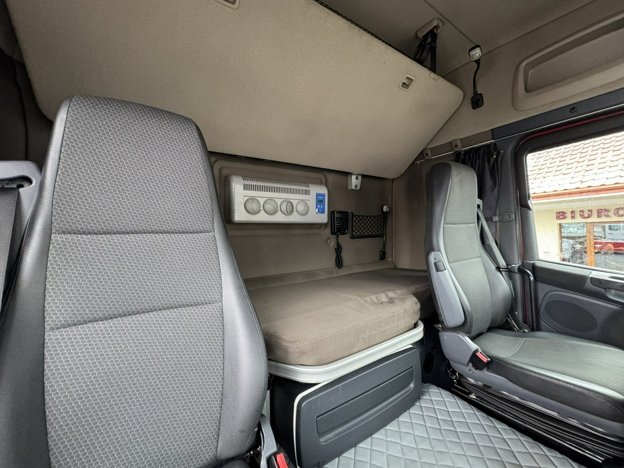 Tractor Scania R410 E6 4x2 Retarder Klima Postojowa Low deck / Mega: foto 32 Tractor Scania R410 E6 4x2 Retarder Klima Postojowa Low deck / Mega: foto 32