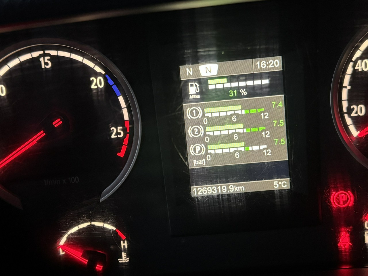 Tractor Scania R410 E6 4x2 Retarder Klima Postojowa Low deck / Mega: foto 25 Tractor Scania R410 E6 4x2 Retarder Klima Postojowa Low deck / Mega: foto 25