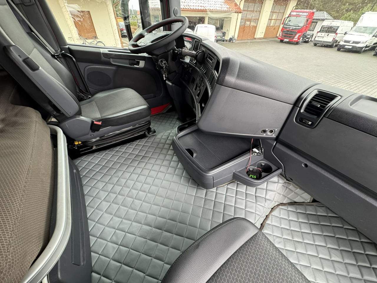 Tractor Scania R410 E6 4x2 Retarder Klima Postojowa Low deck / Mega: foto 30 Tractor Scania R410 E6 4x2 Retarder Klima Postojowa Low deck / Mega: foto 30