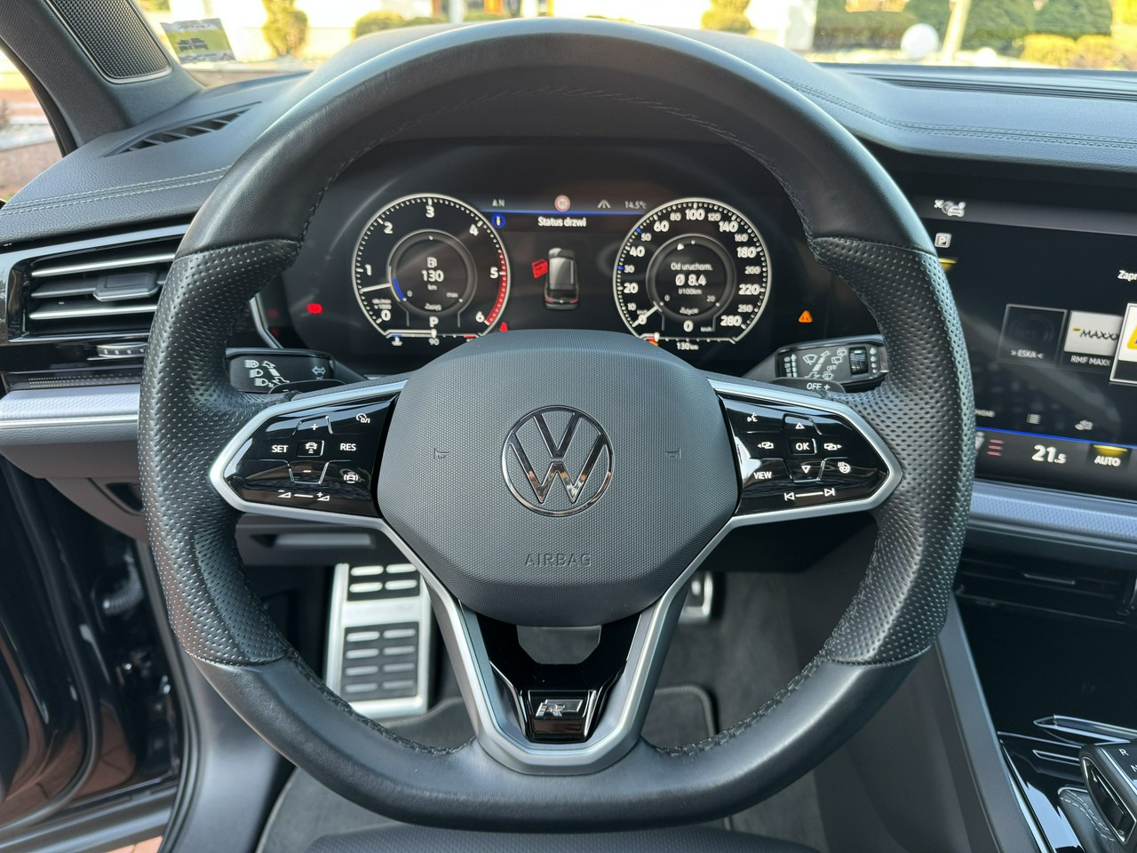 SUV Volkswagen Touareg: foto 38