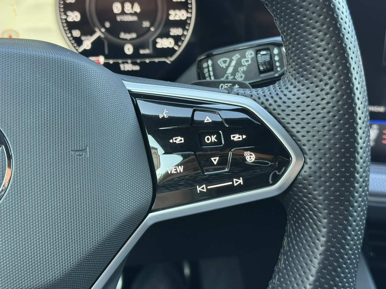 SUV Volkswagen Touareg: foto 40