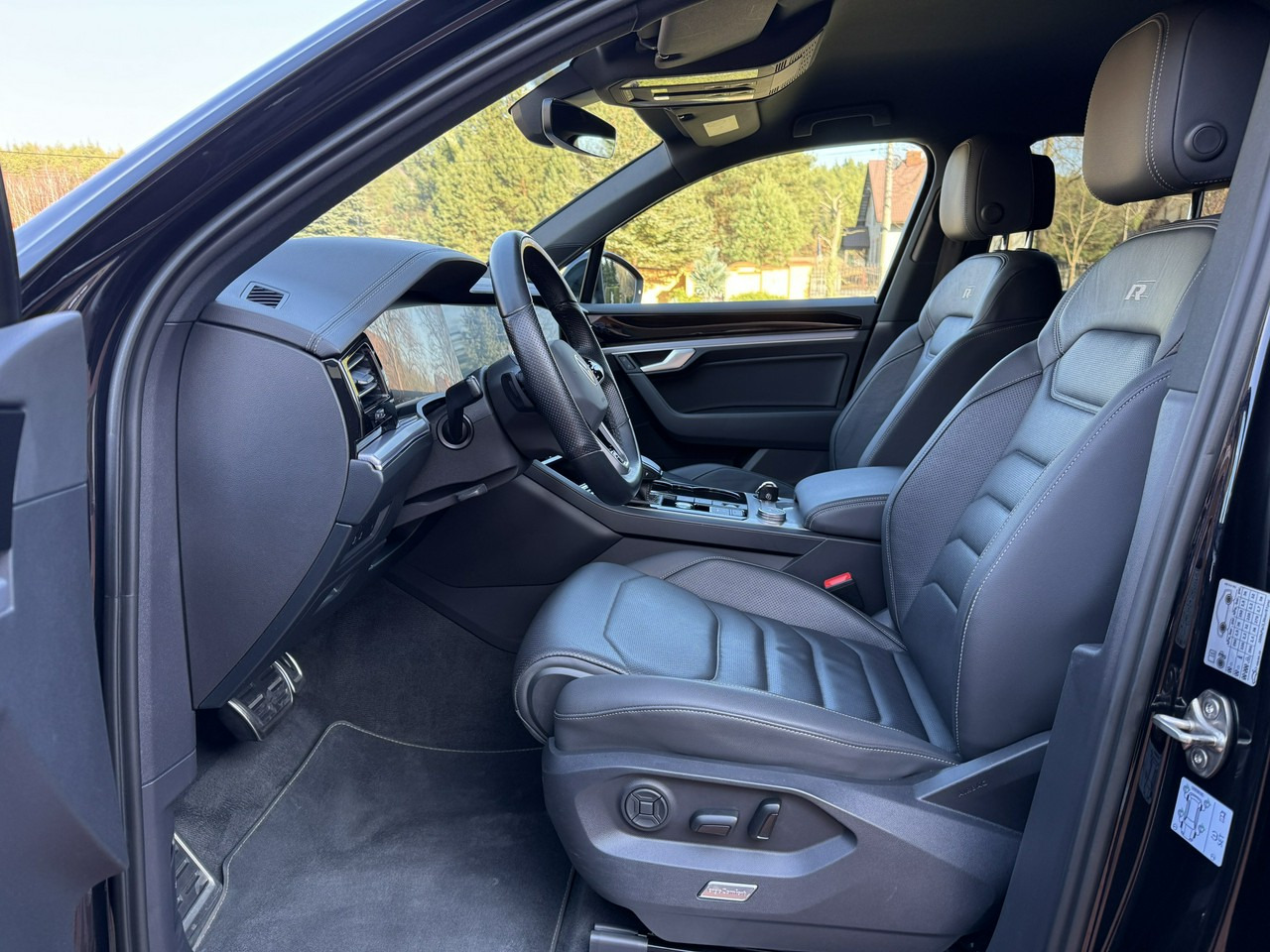 SUV Volkswagen Touareg: foto 33