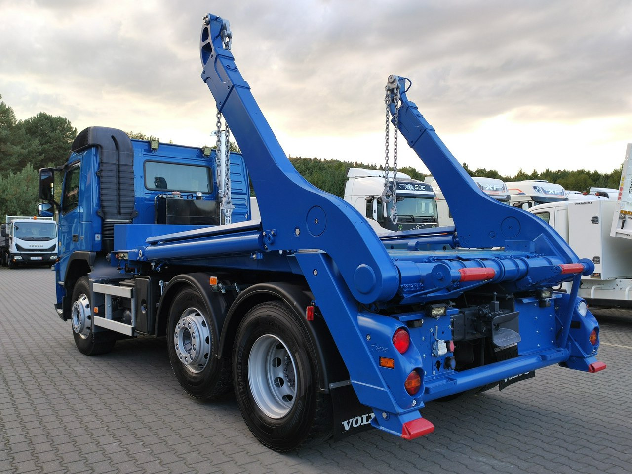 Volvo FM 410 E5 Bramowiec Hakowiec 6x2 Oś Skrętna / Podnoszona Automat - Camião multibenne: foto 5 Volvo FM 410 E5 Bramowiec Hakowiec 6x2 Oś Skrętna / Podnoszona Automat - Camião multibenne: foto 5