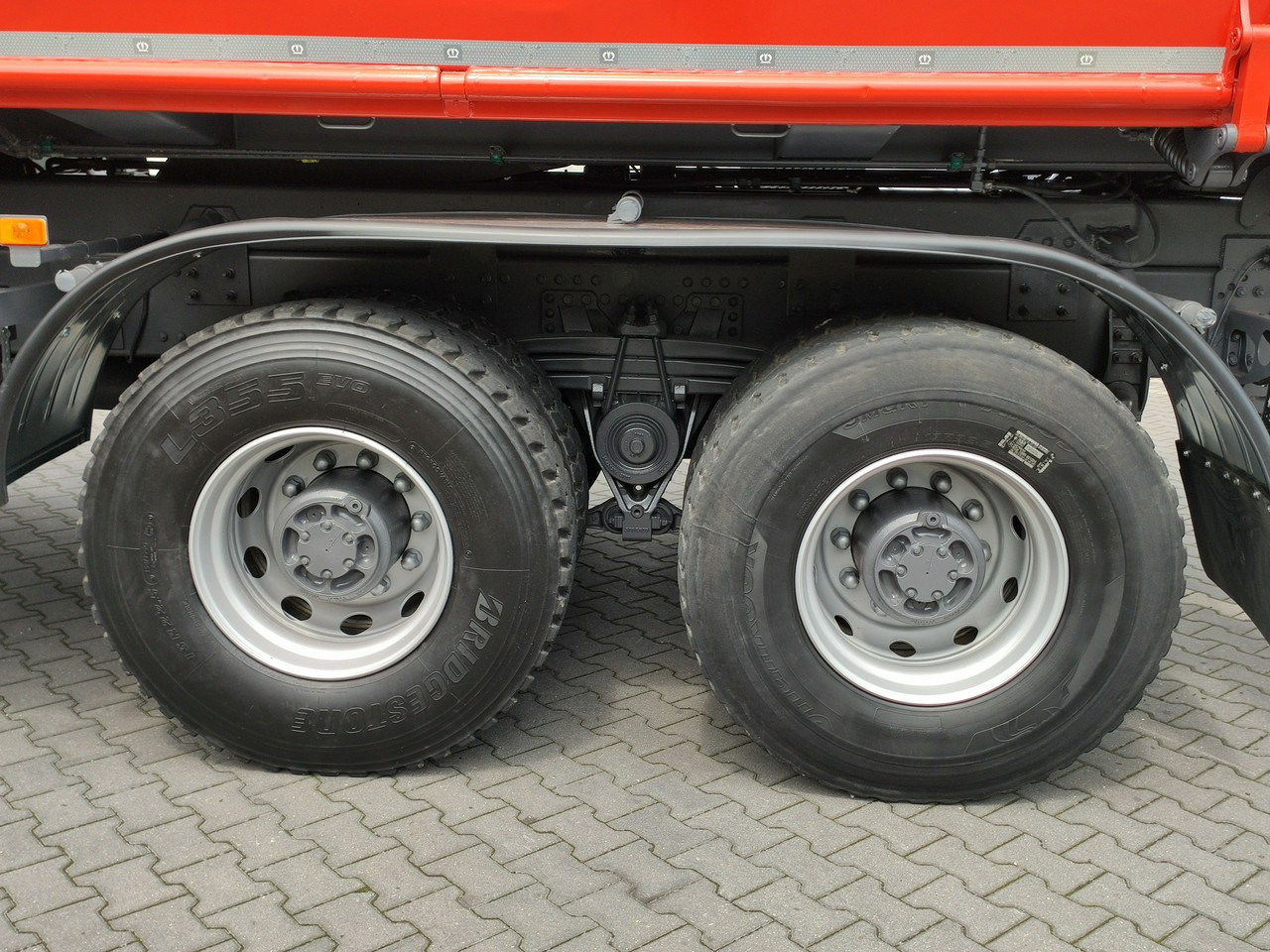 Camião basculante, Camião grua Volvo FMX 410 6x4 13L HDS Radiowy Hydroburta: foto 27 Camião basculante, Camião grua Volvo FMX 410 6x4 13L HDS Radiowy Hydroburta: foto 27