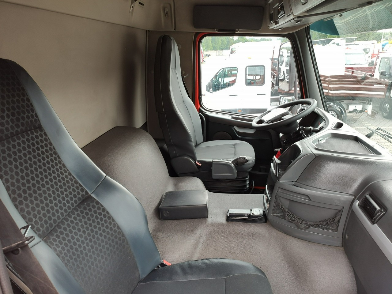 Camião basculante, Camião grua Volvo FMX 410 6x4 13L HDS Radiowy Hydroburta: foto 42 Camião basculante, Camião grua Volvo FMX 410 6x4 13L HDS Radiowy Hydroburta: foto 42