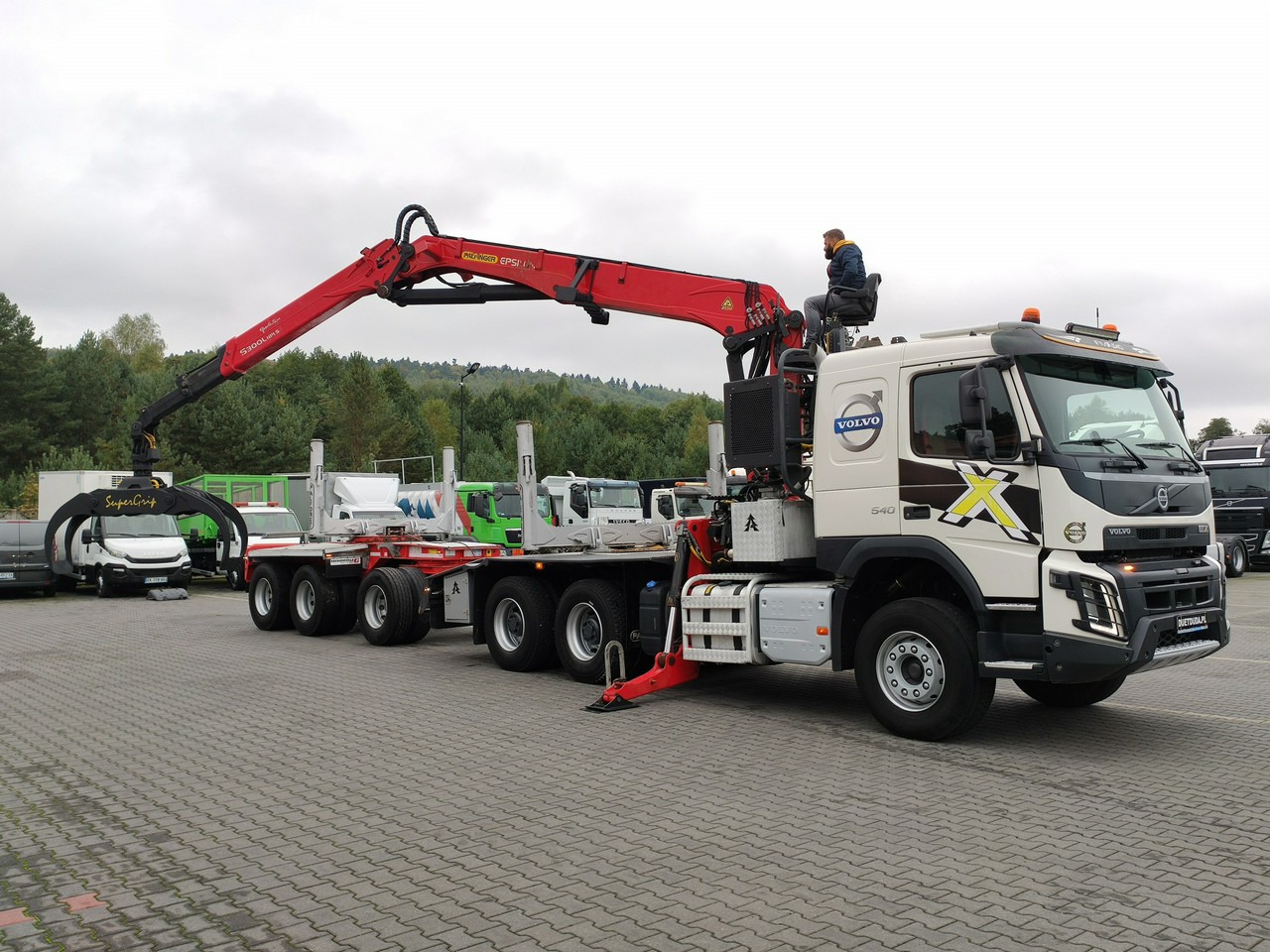 Volvo FMX 540 6x4 RETARDER PALFORET EPSILON S300L Do Drewna - Camião de transporte de madeira: foto 4 Volvo FMX 540 6x4 RETARDER PALFORET EPSILON S300L Do Drewna - Camião de transporte de madeira: foto 4