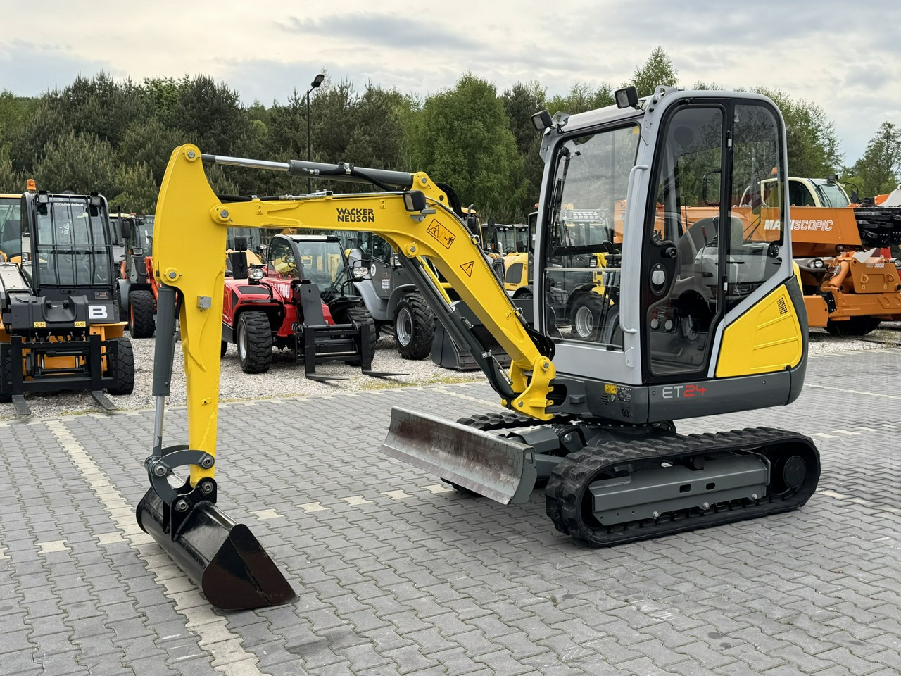 Wacker Neuson ET 24 Mało Używana Przepracowane tylko 800mth - Mini escavadeira: foto 2 Wacker Neuson ET 24 Mało Używana Przepracowane tylko 800mth - Mini escavadeira: foto 2