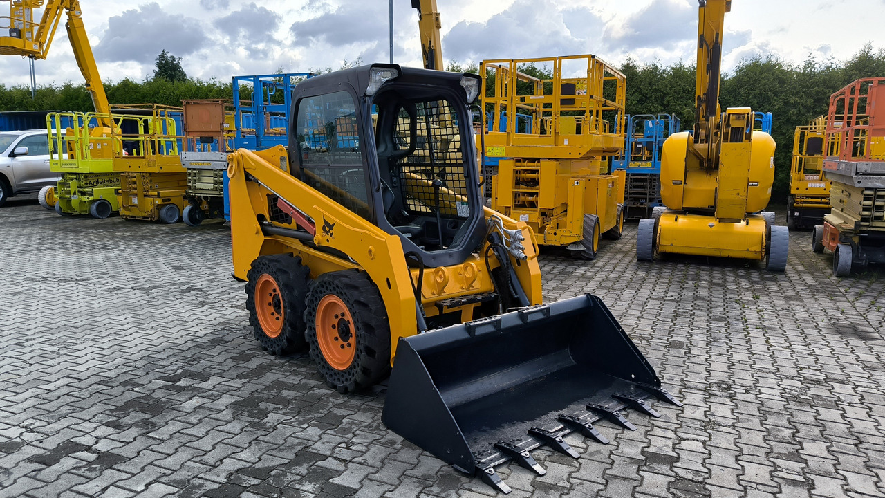 BOBCAT S450 - Mini pá carregadora: foto 1 BOBCAT S450 - Mini pá carregadora: foto 1