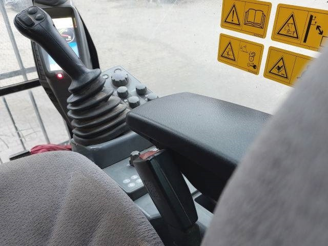 Escavadeira de demolição Hitachi KTEG KMC350-5: foto 13