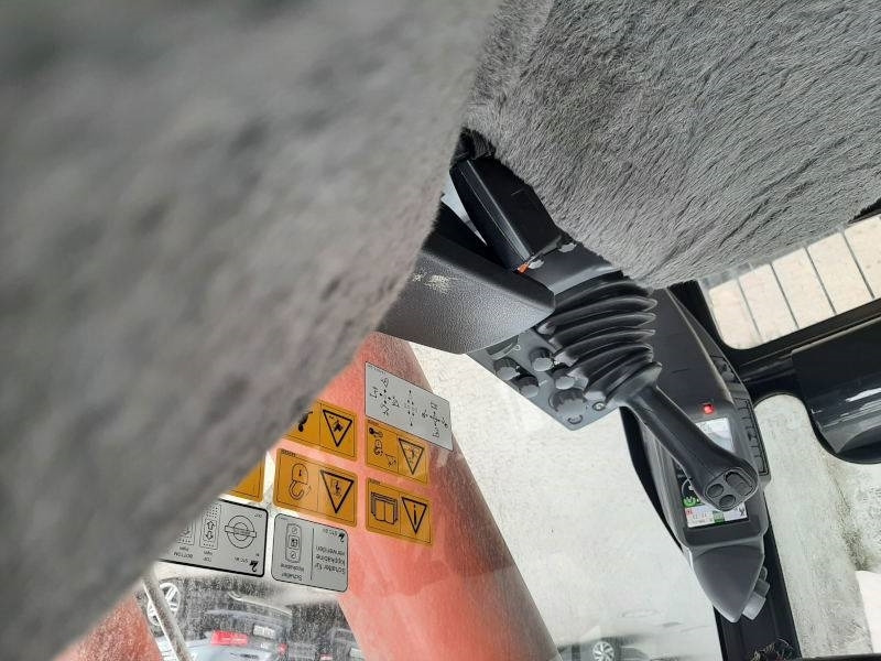 Escavadeira de demolição Hitachi KTEG KMC500 S-6: foto 12 Escavadeira de demolição Hitachi KTEG KMC500 S-6: foto 12