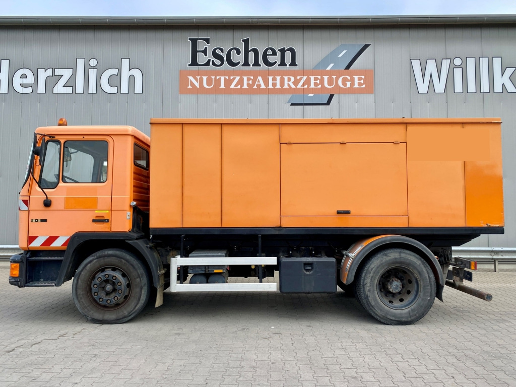 MAN 18.272 / Stromaggregat - Camião, Veículo municipal/ Especial: foto 2 MAN 18.272 / Stromaggregat - Camião, Veículo municipal/ Especial: foto 2