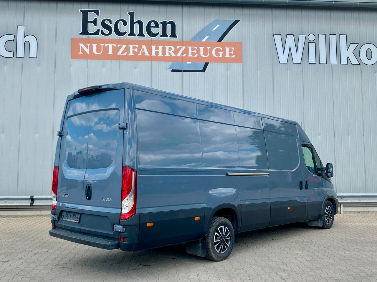Iveco 35 S 16 Daily | Schiebetür*Kamera*Navi*AC*1.Hand - Furgão: foto 5 Iveco 35 S 16 Daily | Schiebetür*Kamera*Navi*AC*1.Hand - Furgão: foto 5