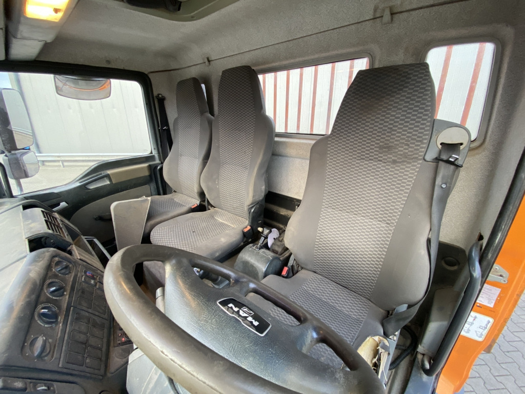 MAN TGL 8.210 4x2 BL - Camião de caixa aberta/ Plataforma: foto 4 MAN TGL 8.210 4x2 BL - Camião de caixa aberta/ Plataforma: foto 4