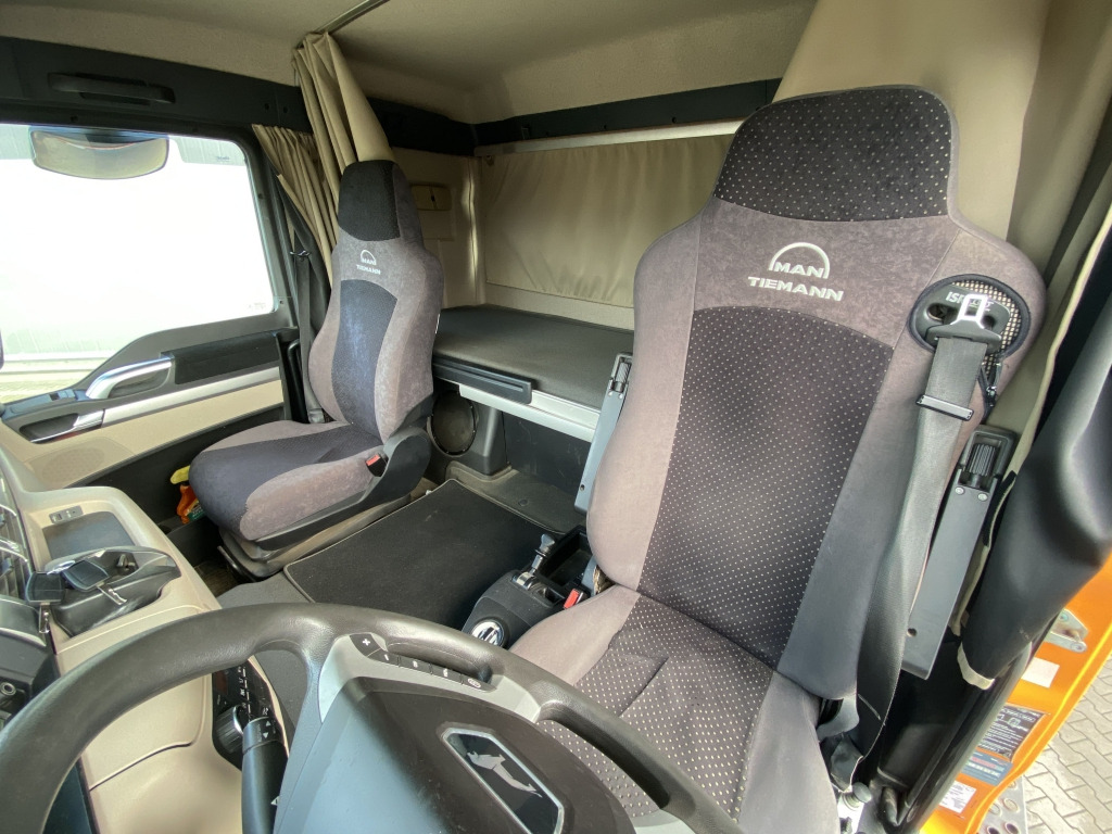 MAN TGS 26.460 6x6 H BL - Camião basculante: foto 3 MAN TGS 26.460 6x6 H BL - Camião basculante: foto 3