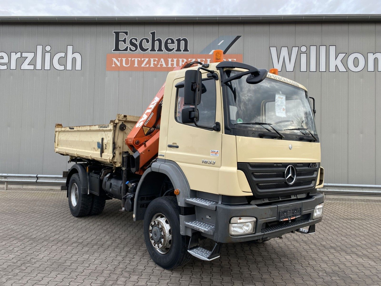 Camião basculante, Camião grua Mercedes-Benz 1833 4x4 Axor | Atlas 105.2-A2*Funk*AHK*3 Sitze: foto 8