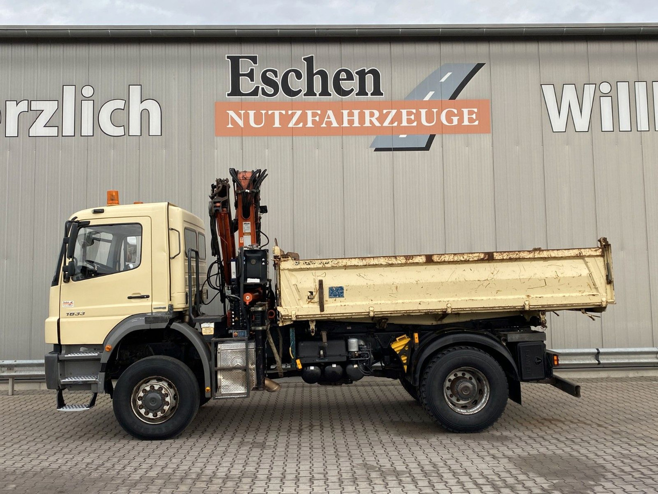 Mercedes-Benz 1833 4x4 Axor | Atlas 105.2-A2*Funk*AHK*3 Sitze - Camião basculante, Camião grua: foto 3 Mercedes-Benz 1833 4x4 Axor | Atlas 105.2-A2*Funk*AHK*3 Sitze - Camião basculante, Camião grua: foto 3