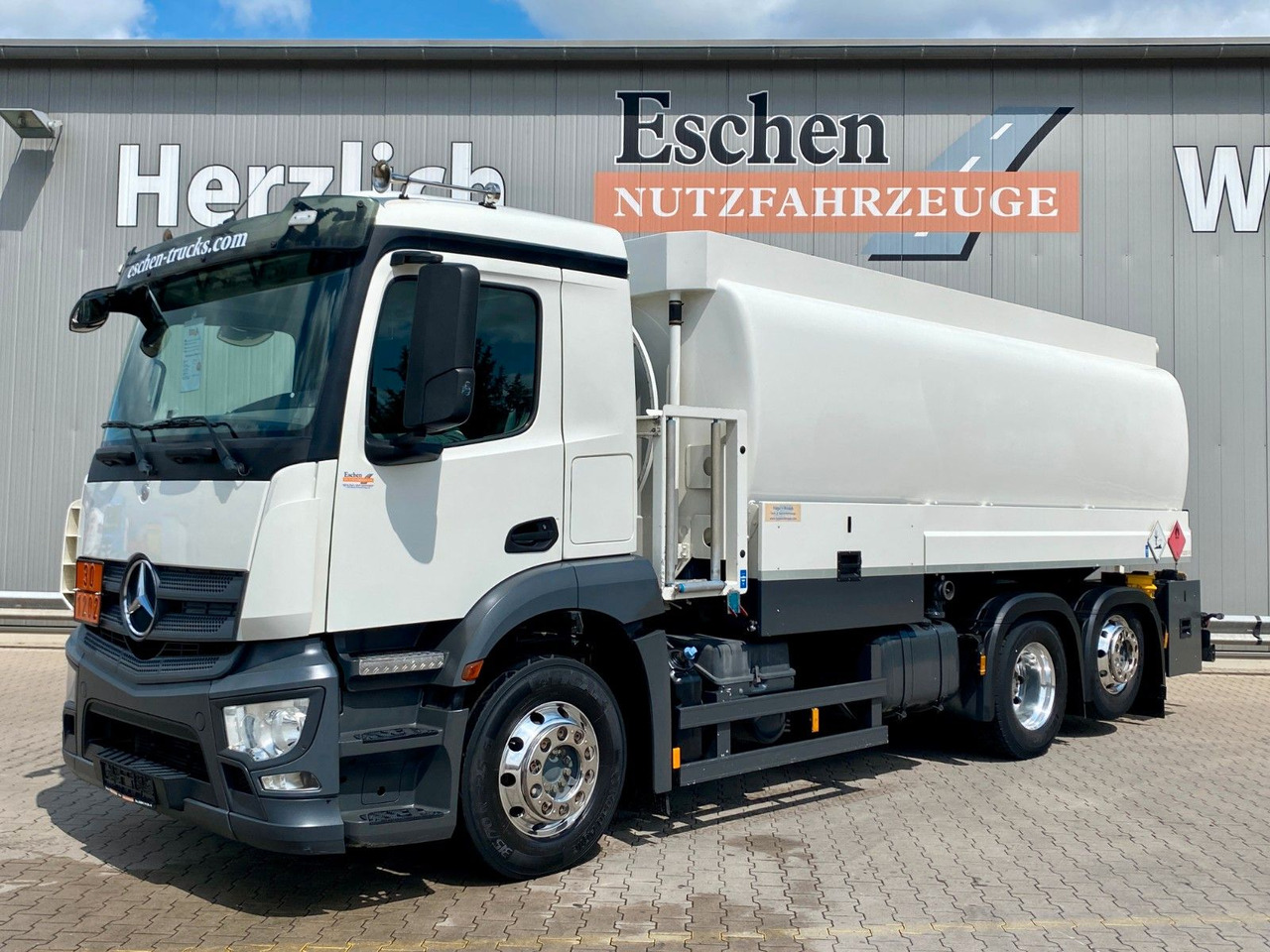Mercedes-Benz 2540 Antos | A3*3x Kammern/20.990ltr*Kamera*Navi - Caminhão tanque: foto 1 Mercedes-Benz 2540 Antos | A3*3x Kammern/20.990ltr*Kamera*Navi - Caminhão tanque: foto 1