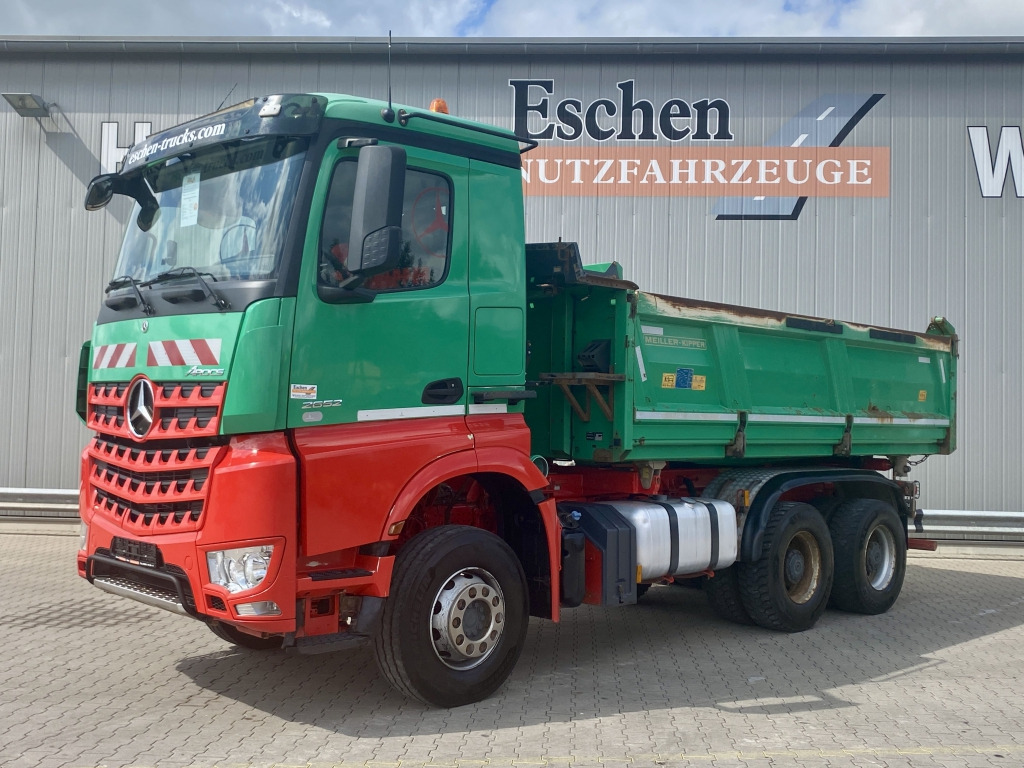 Mercedes-Benz 2652 K Arocs 6x4 - Camião basculante: foto 2 Mercedes-Benz 2652 K Arocs 6x4 - Camião basculante: foto 2