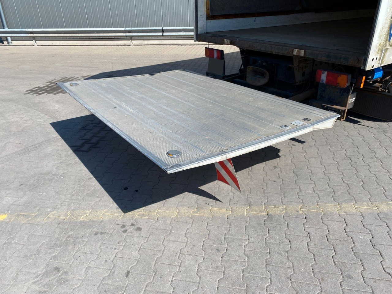 Carrinha de contentor Mercedes-Benz 818 Atego | MBB LBW 1,00to.*3x Sitze*AHK*Teppich: foto 11