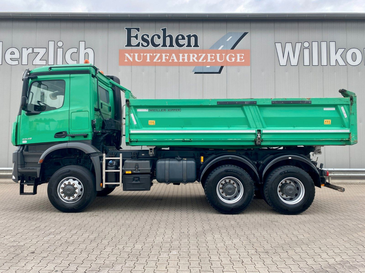 Mercedes-Benz Arocs 3345 6x6 | MEILLER*Bordmatik*Blatt*AHK+Oel - Camião basculante: foto 3 Mercedes-Benz Arocs 3345 6x6 | MEILLER*Bordmatik*Blatt*AHK+Oel - Camião basculante: foto 3