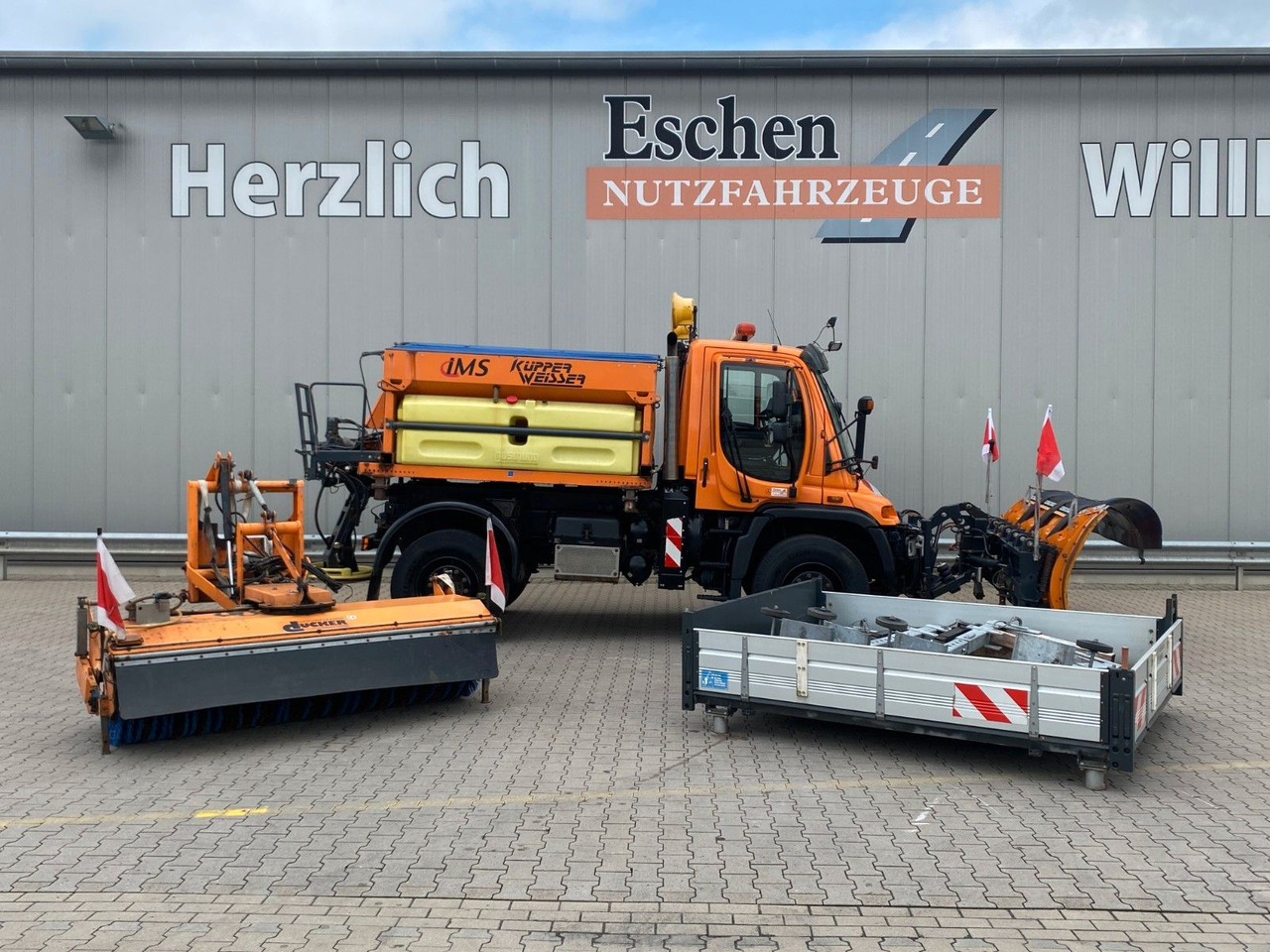 Unimog U 500 4x4 | Winterdienst*+4x Anbauten!Telligent - Veículo limpa-neves: foto 1 Unimog U 500 4x4 | Winterdienst*+4x Anbauten!Telligent - Veículo limpa-neves: foto 1