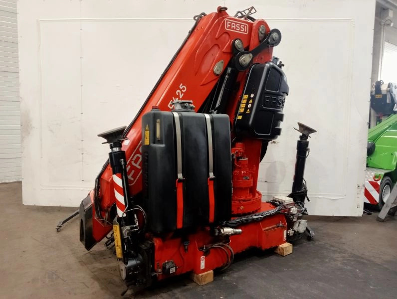 Grúa Fassi F425RA.2.23 E-DYNAMIC - Grua para camião por Camião: foto 4 Grúa Fassi F425RA.2.23 E-DYNAMIC - Grua para camião por Camião: foto 4