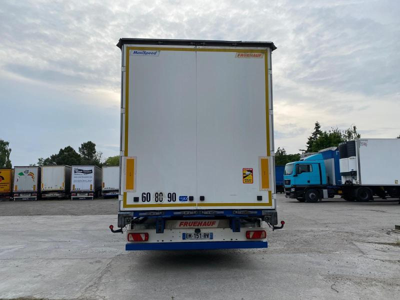 Fruehauf - Semi-reboque de lona: foto 3 Fruehauf - Semi-reboque de lona: foto 3