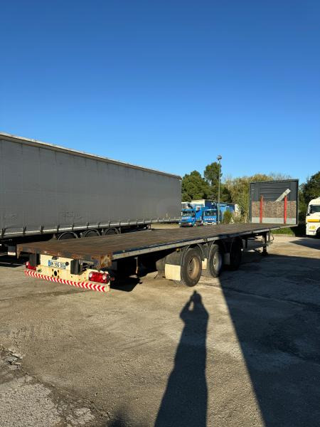 General Trailers - Semi-reboque plataforma/ Caixa aberta: foto 3 General Trailers - Semi-reboque plataforma/ Caixa aberta: foto 3