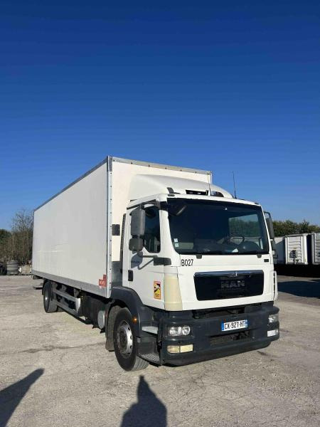 MAN TGM 18.250 - Camião furgão: foto 1 MAN TGM 18.250 - Camião furgão: foto 1