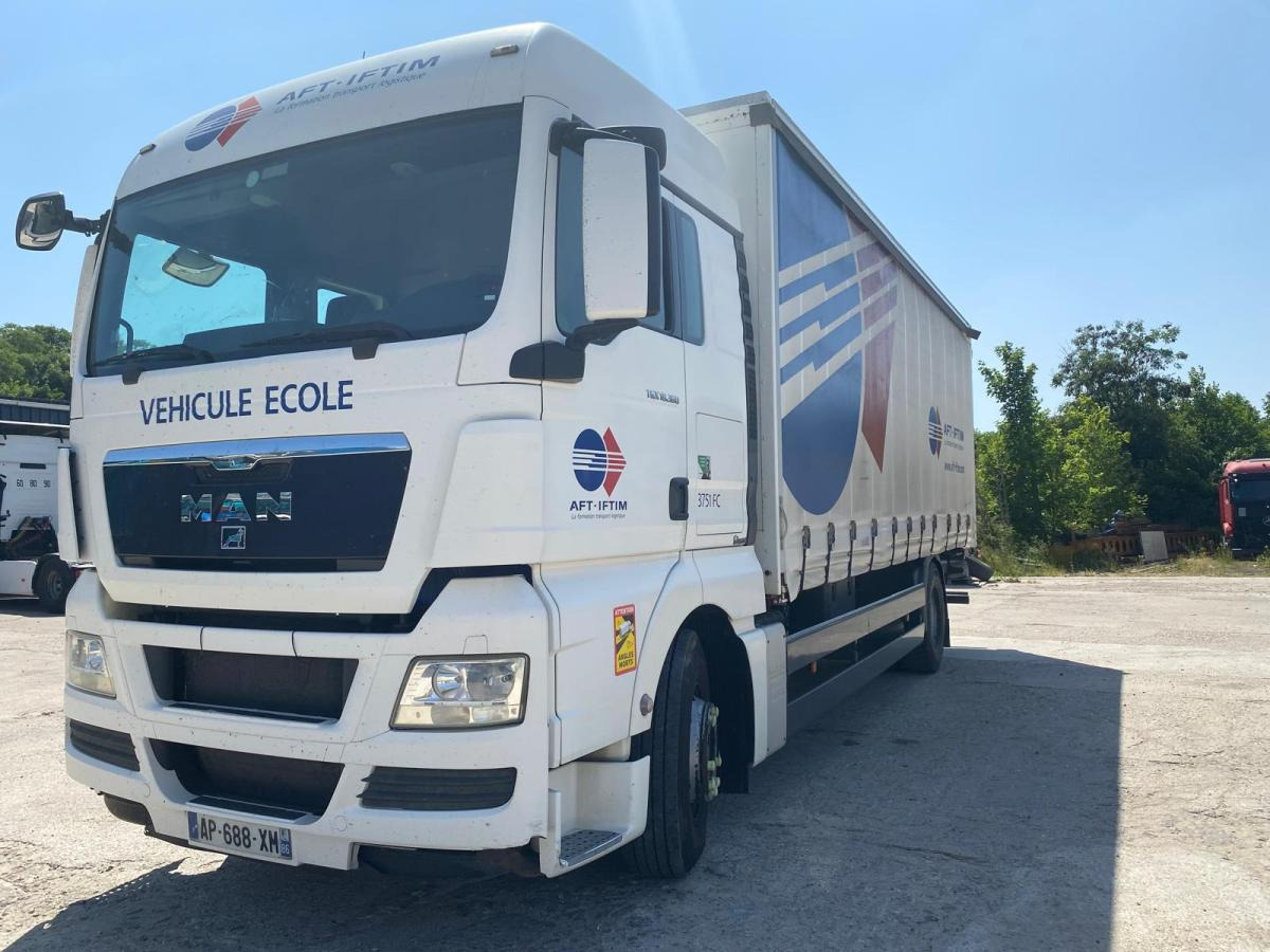 MAN TGX 18.360 - Camião de lona: foto 4 MAN TGX 18.360 - Camião de lona: foto 4