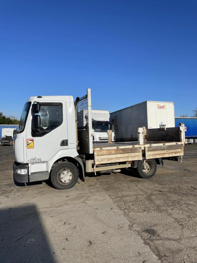 Renault Midlum 160 - Camião basculante: foto 2 Renault Midlum 160 - Camião basculante: foto 2