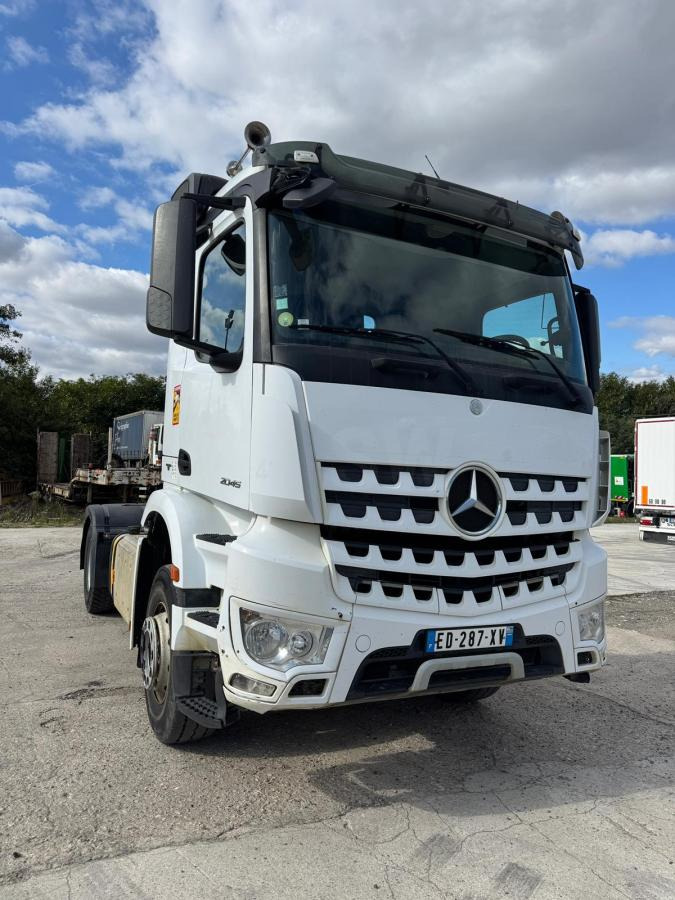 Mercedes Arocs 2045 - Tractor: foto 1 Mercedes Arocs 2045 - Tractor: foto 1